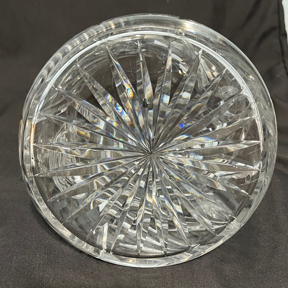 ANTIQUE PAIRPOINT 8" DAISY HAND CUT CRYSTAL PITCHER - 24 PT. STAR CUT BOTTOM - Picture 8 of 9
